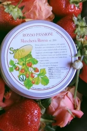 MASCHERA ROSSA FRAGOLA DI BOSCO
