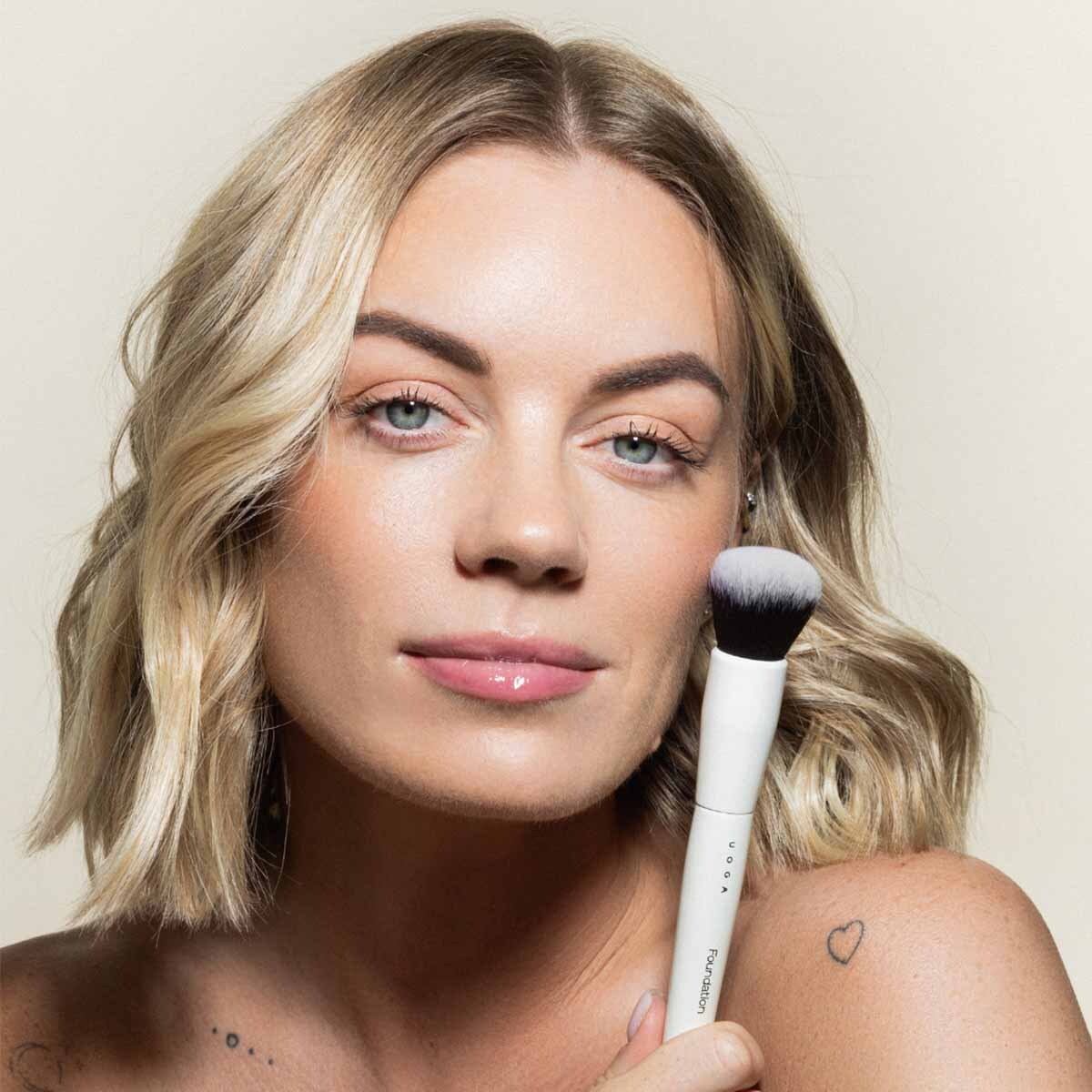 FOUNDATION BRUSH