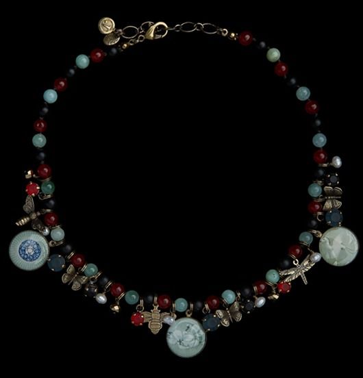 COLLANA DI GIADA E PIETRE COLORATE